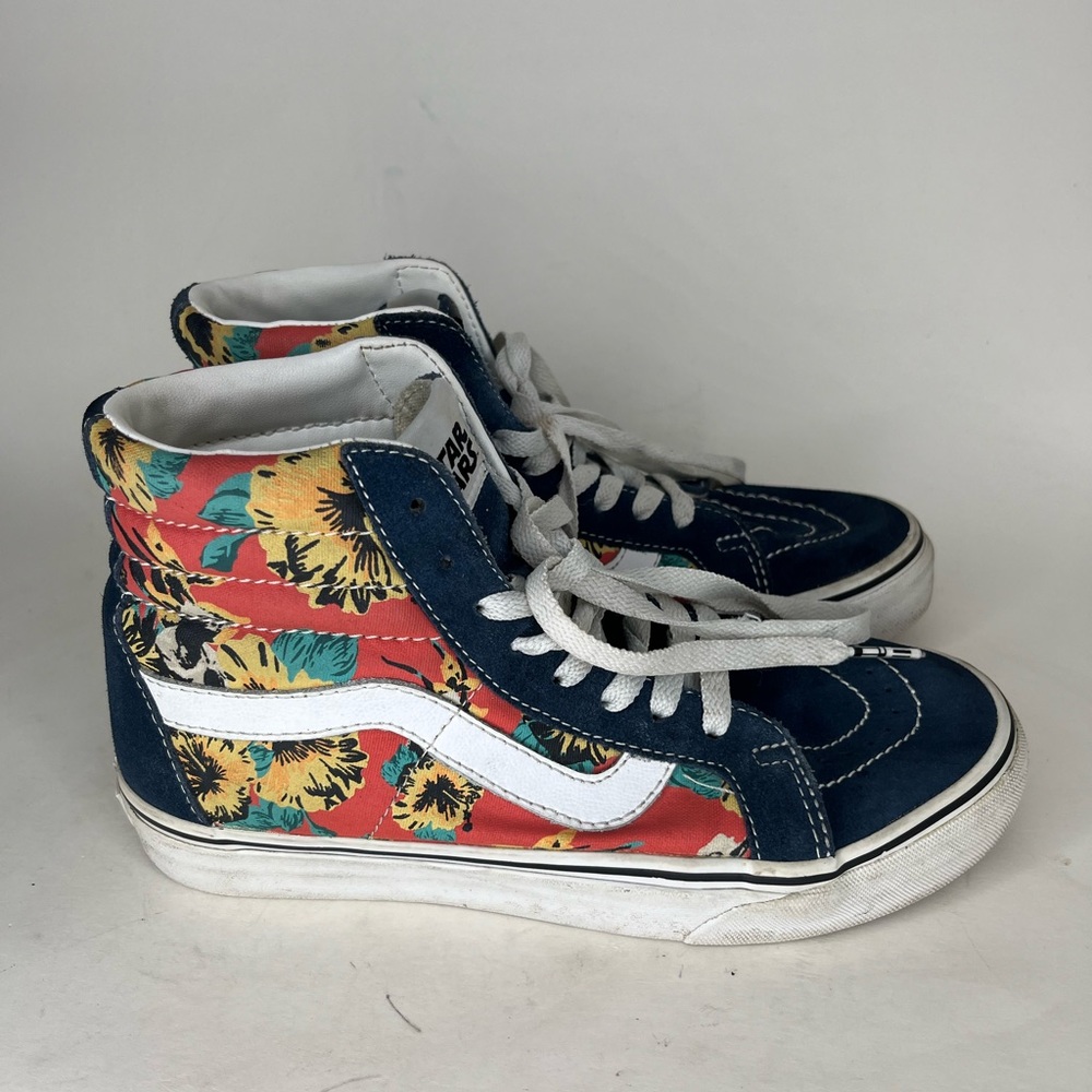 vans star wars shoes Sneakers Women Size 6.5 High Top Floral Print